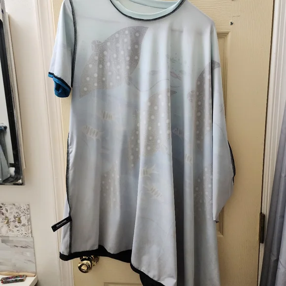 Spotted Manta Rays Super Drape Top - Picture 6 of 9